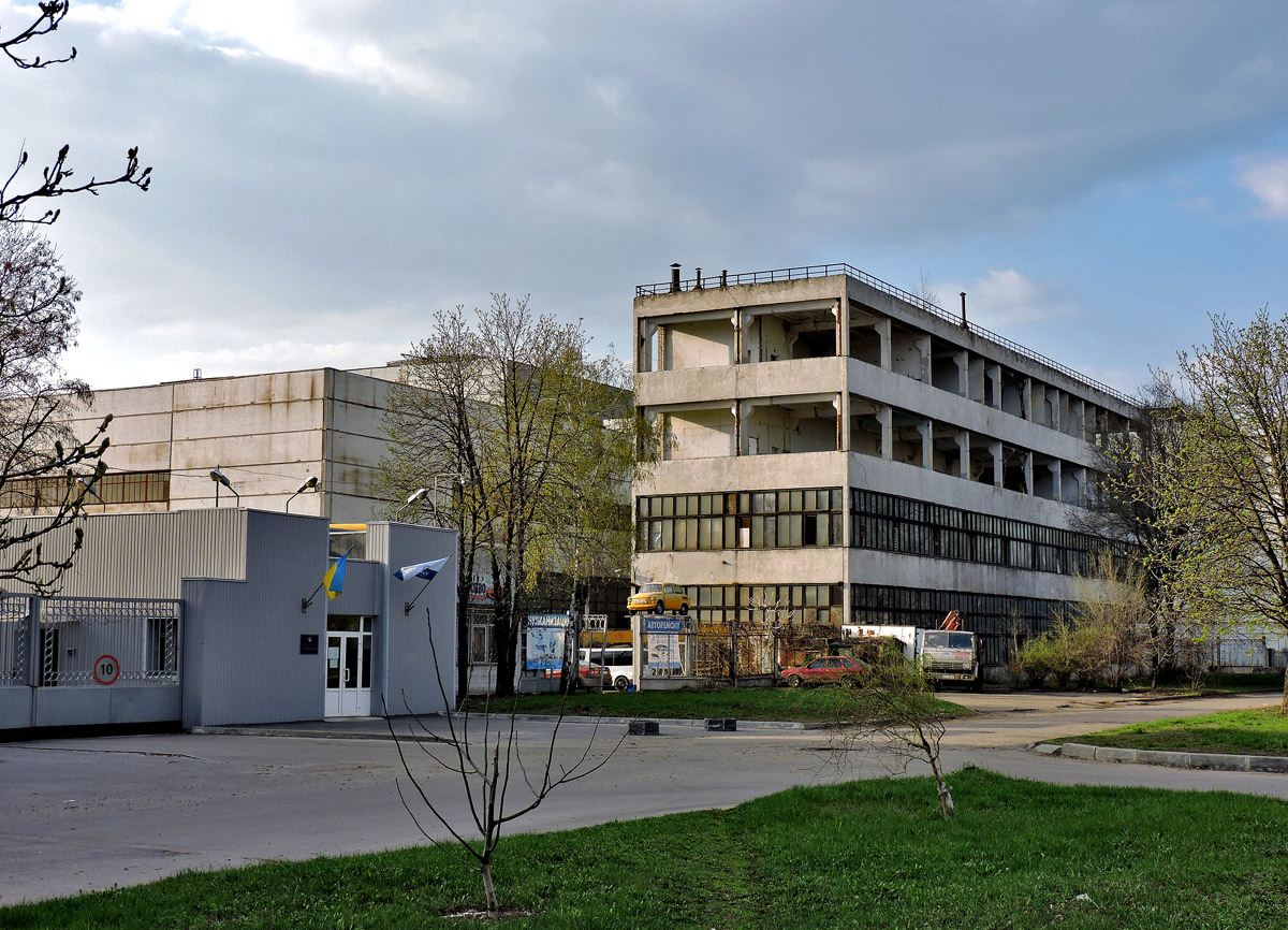 Харьков, Проспект Героев Харькова, 138*