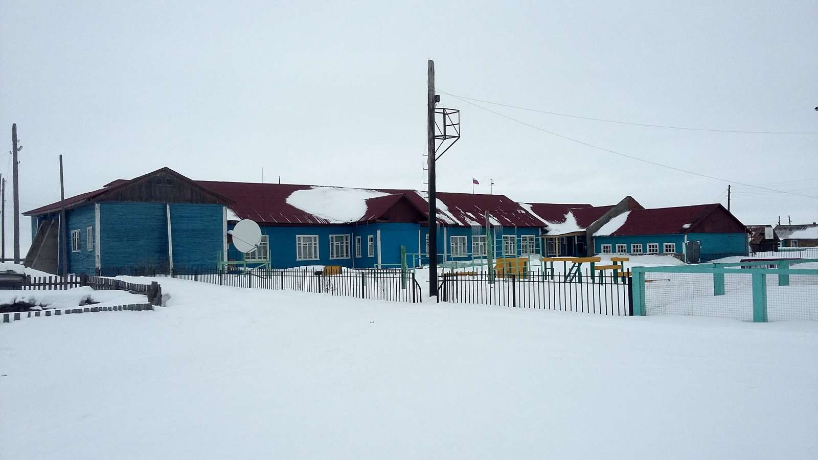 Тельвиска, Школьная улица, 1