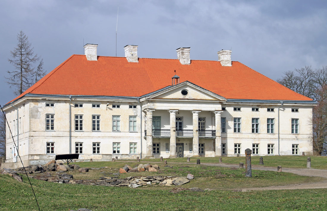 Лихула, Linnuse tee, 1