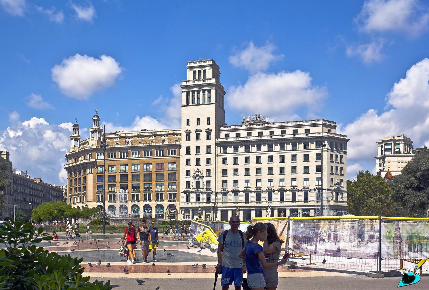 Барселона, Plaça de Catalunya, 9; Passeig de Gràcia, 1