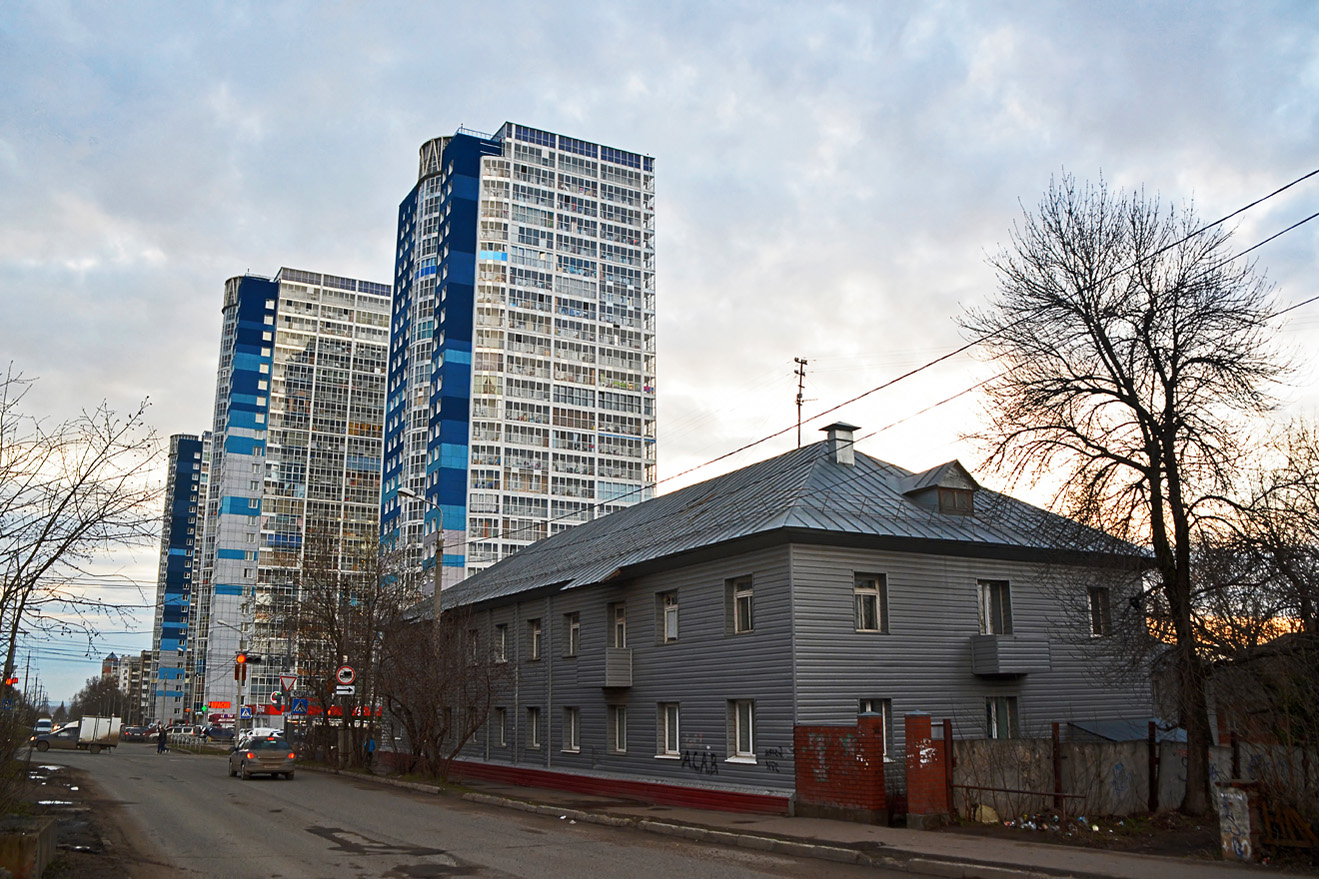 Пермь, Улица Космонавта Беляева, 40Д; Улица Космонавта Беляева, 40В; Улица Космонавта Беляева, 40Б; Улица Космонавта Леонова, 37