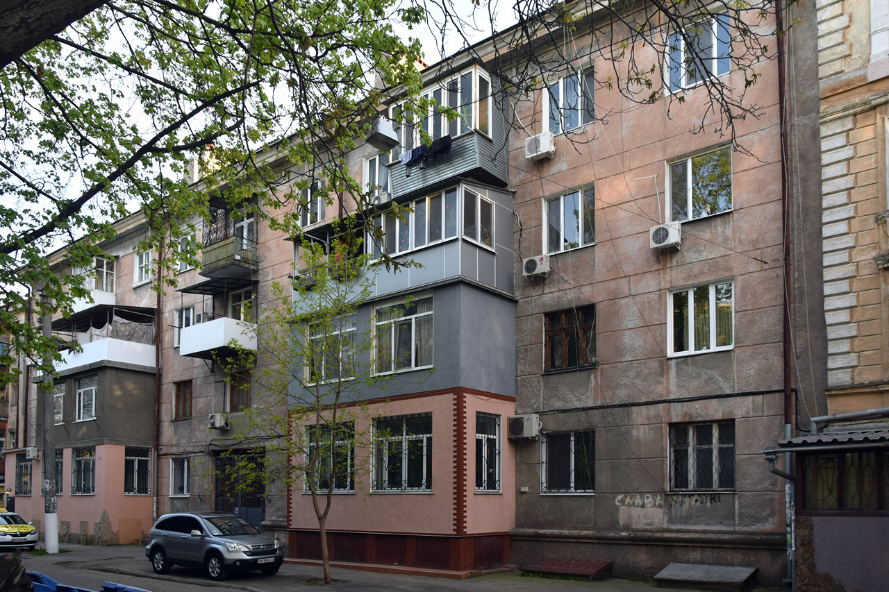 Одесса, Вулиця Генерала Ватутіна, 22