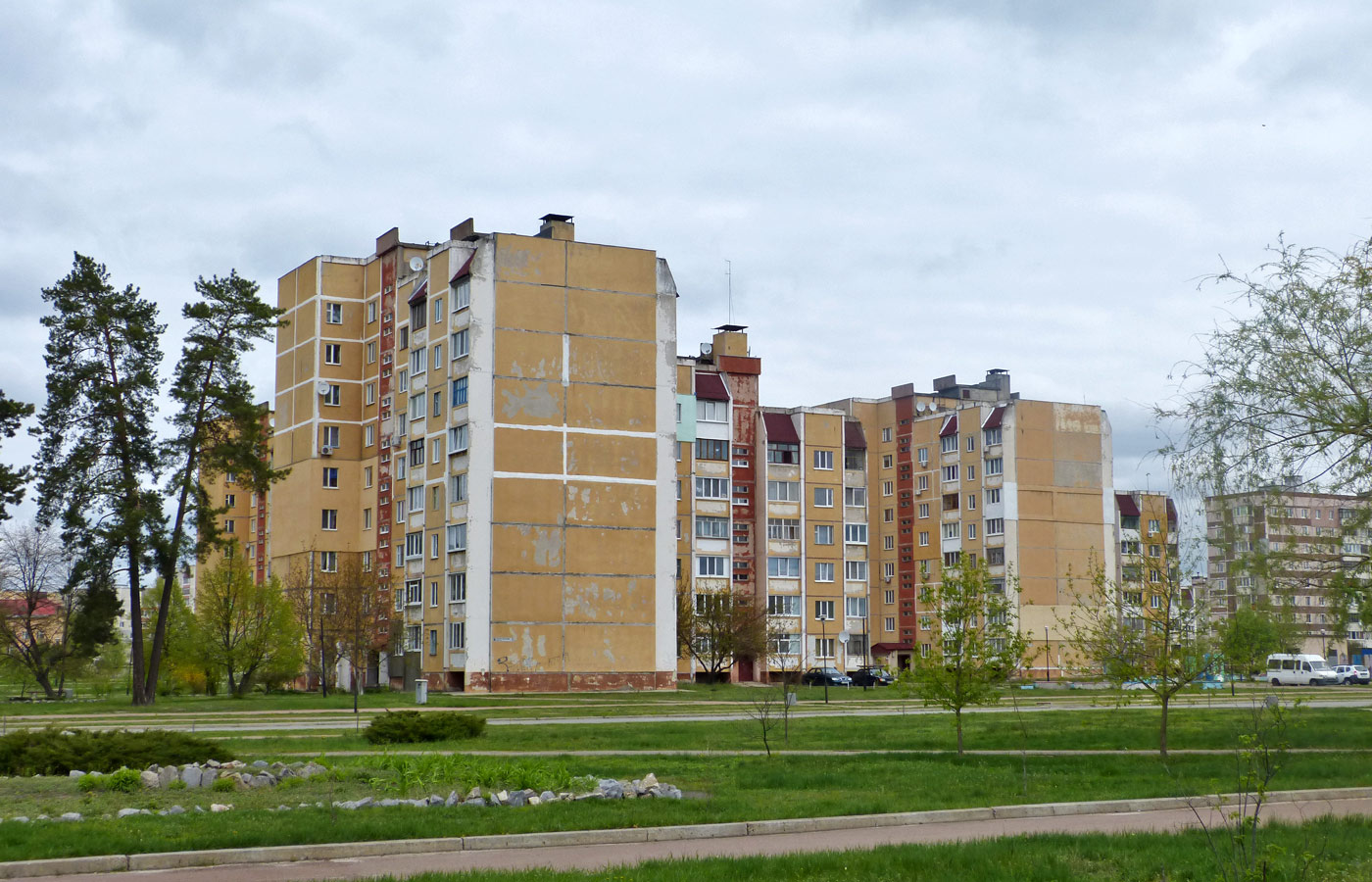 Славутич, Квартал Черниговский, 1