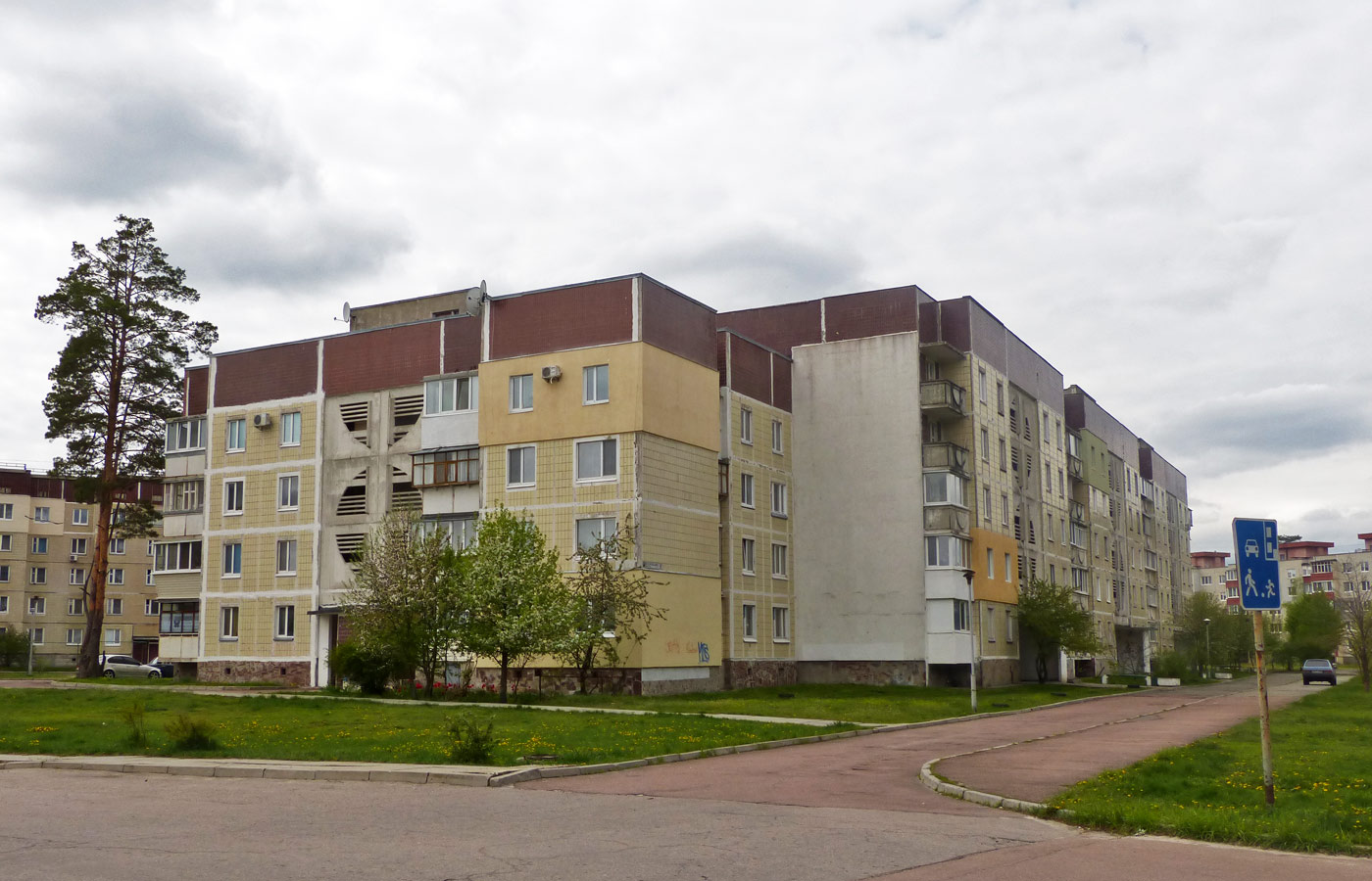 Славутич, Квартал Белгородский, 9