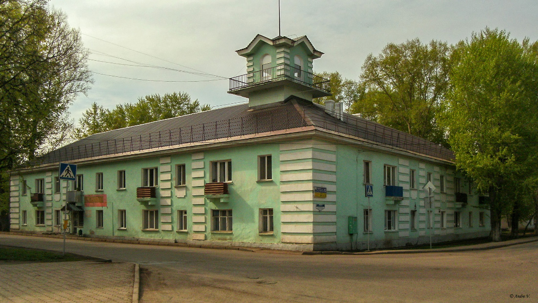 Уфа, Улица Левитана, 13 / Таллинская улица, 5