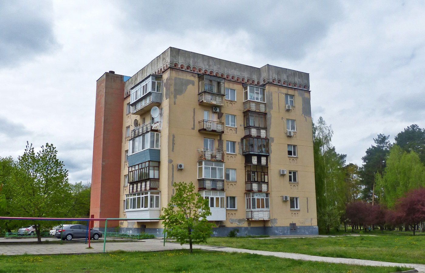 Славутич, Квартал Тбилисский, 6