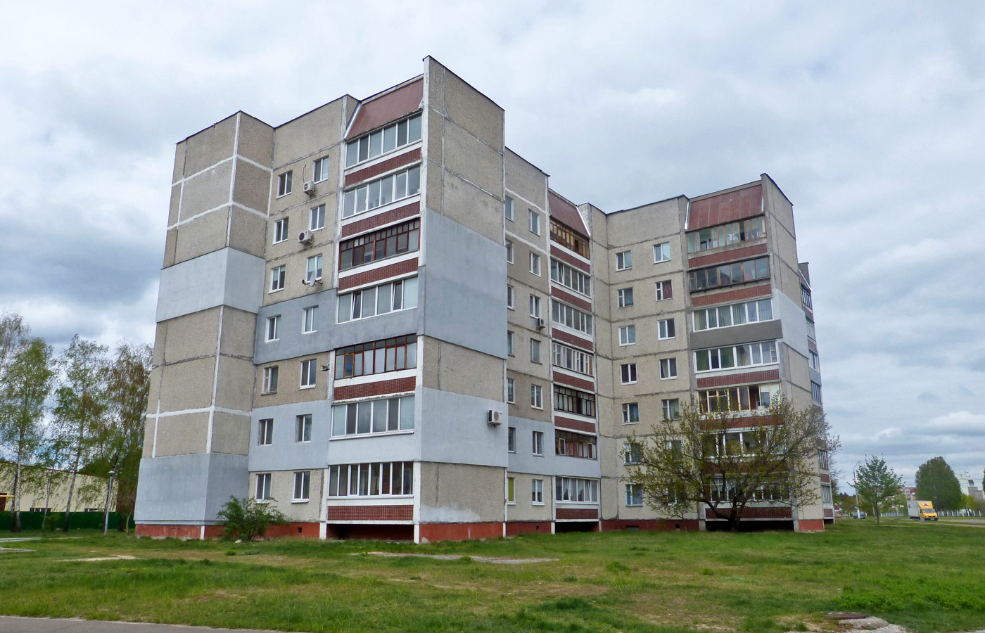 Славутич, Квартал Московский, 15