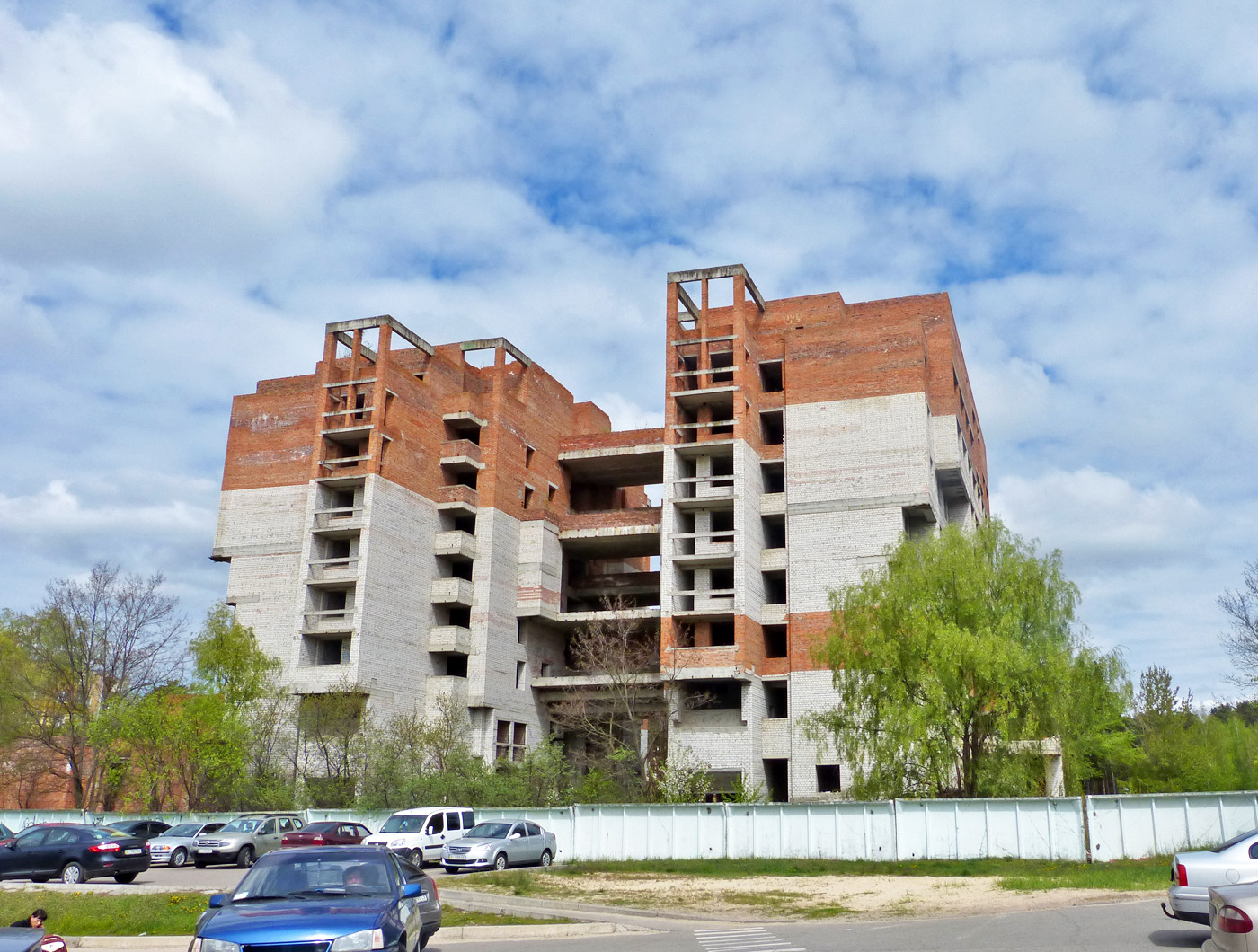 Славутич, Привокзальная площадь, 4А