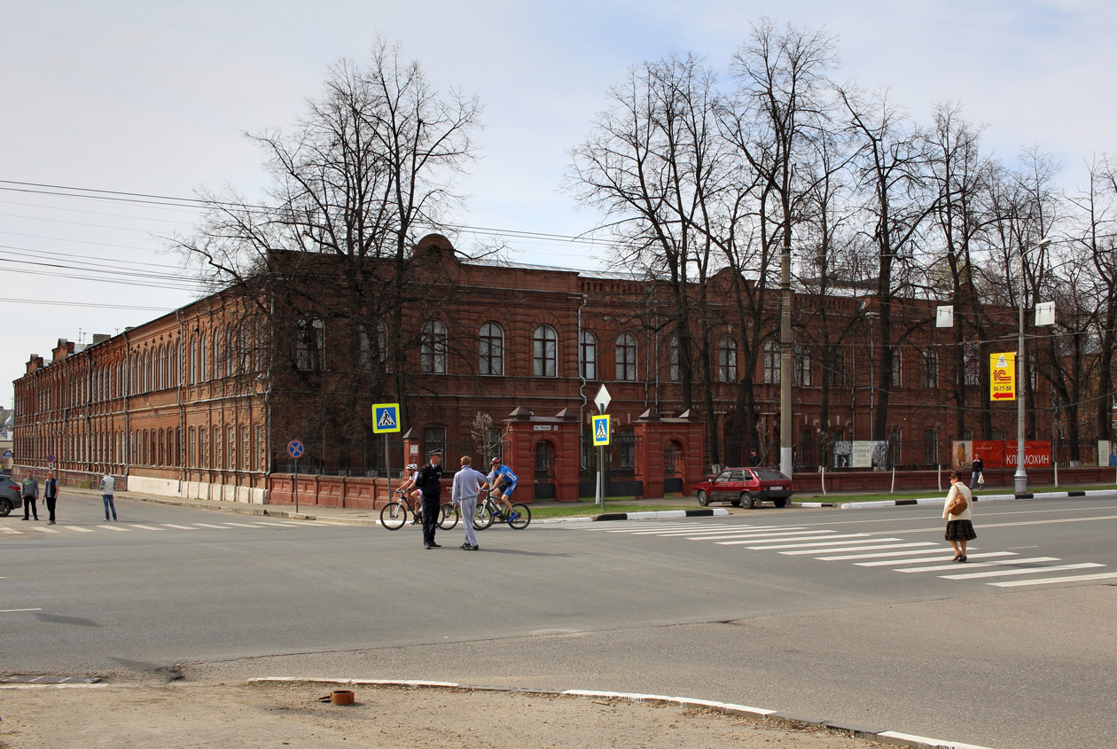 Иваново, Проспект Ленина, 33 / Улица Жиделёва, 8