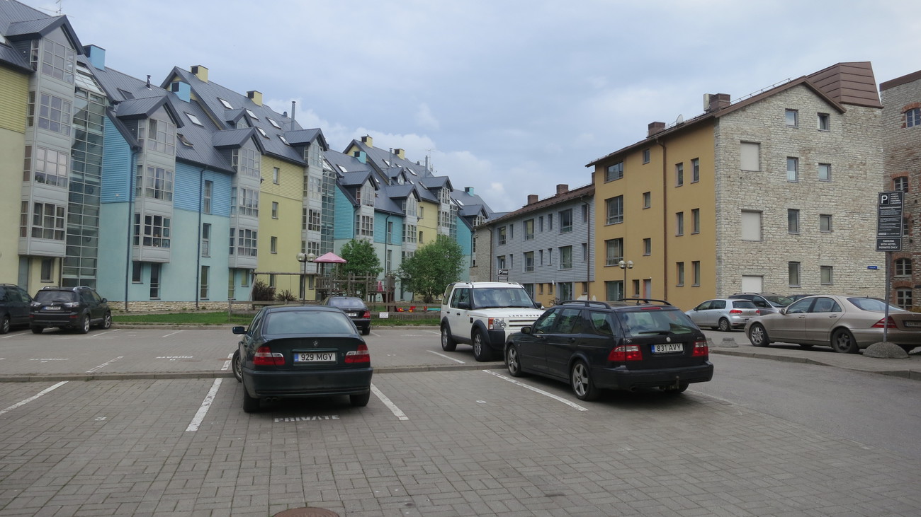 Таллин, Jahu, 1; Põhja puiestee, 21c
