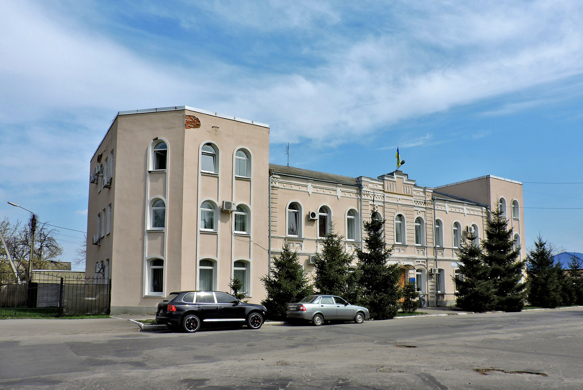 Змиёв, Административная улица, 11