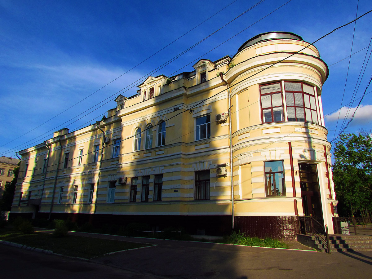 Харкiв, Проспект Героев Харькова, 145 / улица леси украинки, 2