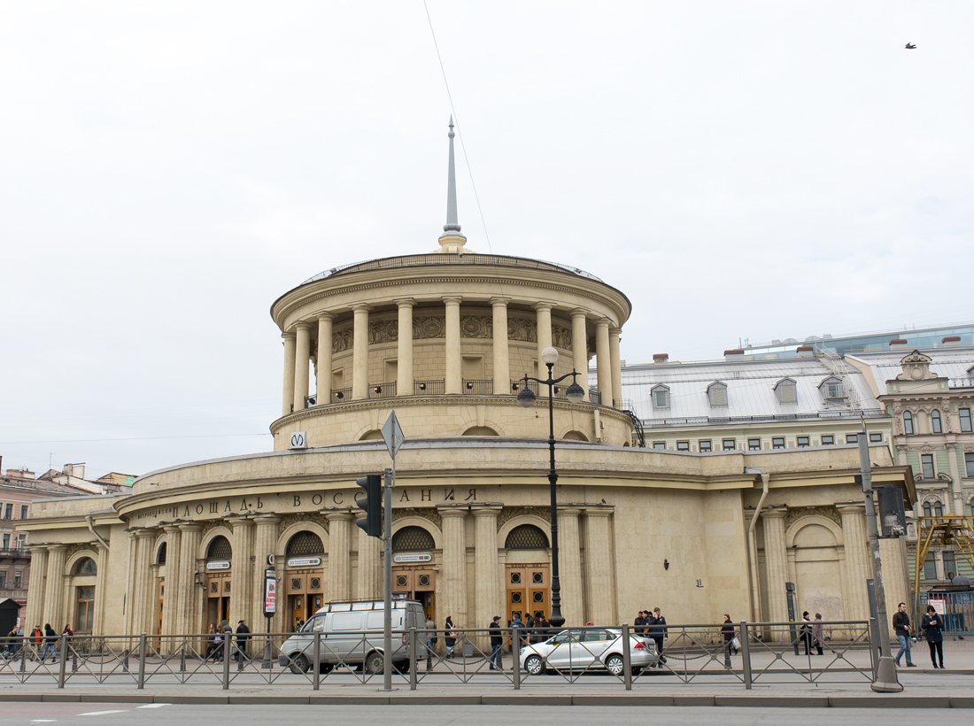 Peterburi, Площадь Восстания, 2