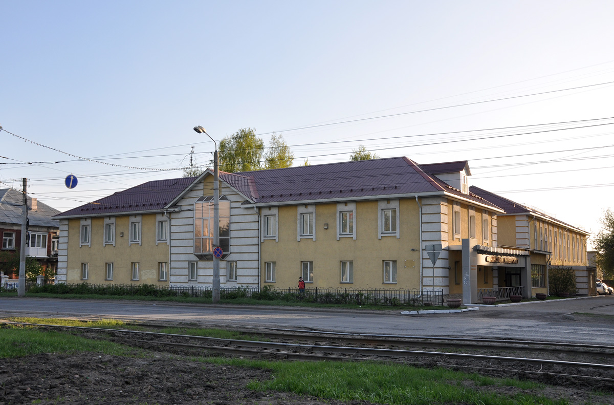 Омск, Улица Богдана Хмельницкого, 178; Улица 9-я Линия, 159