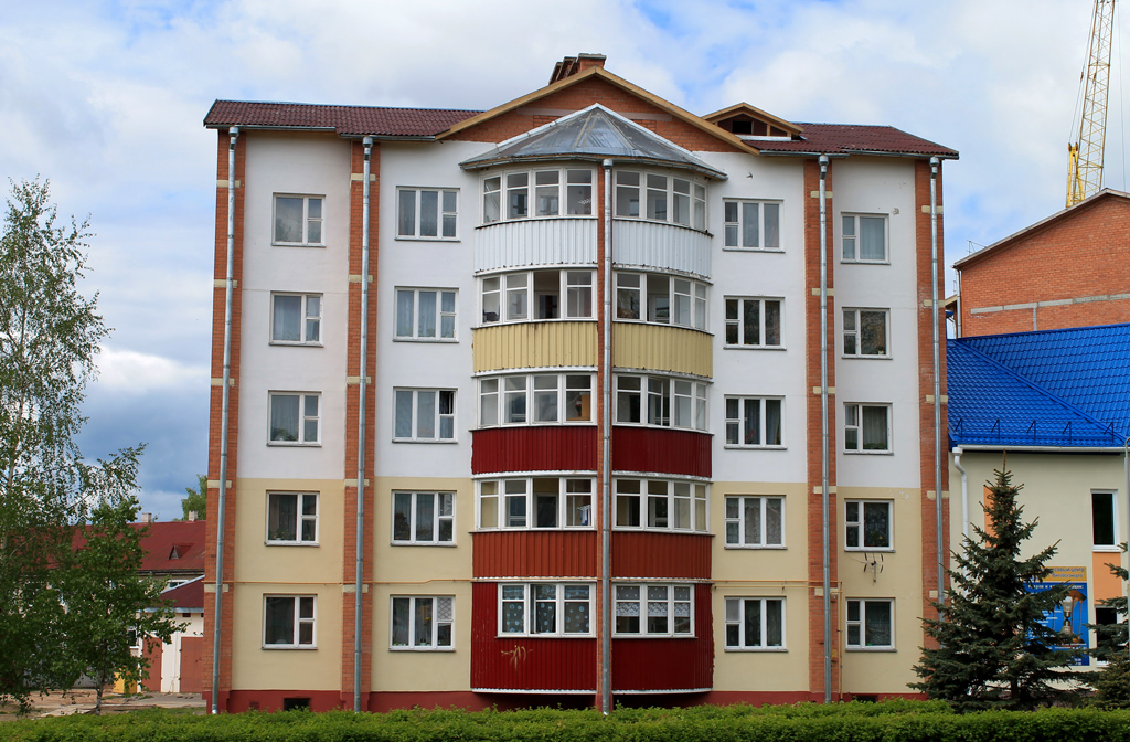 Россоны, Улица Машерова, 1