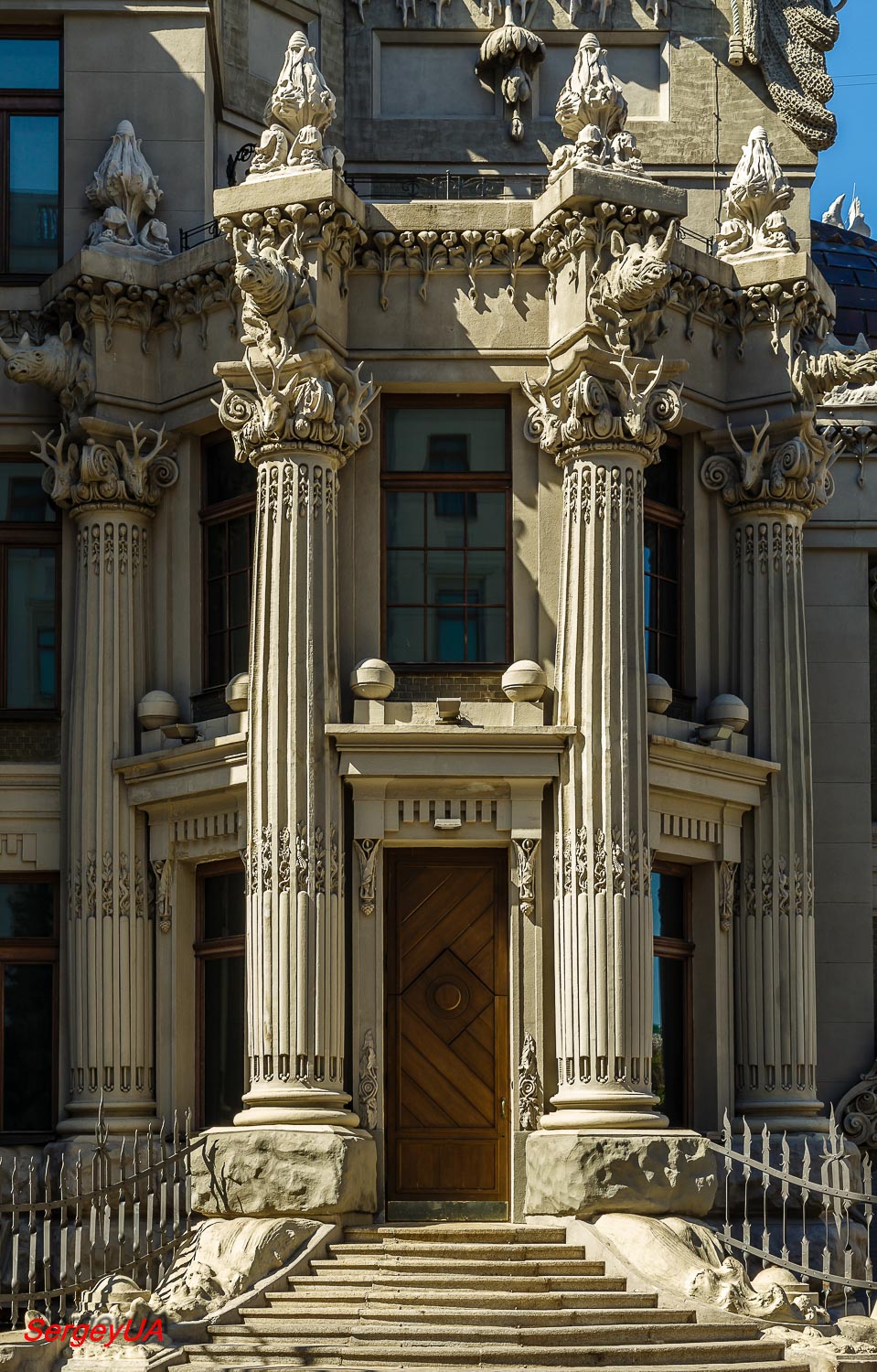 Киев, Банковая улица, 10