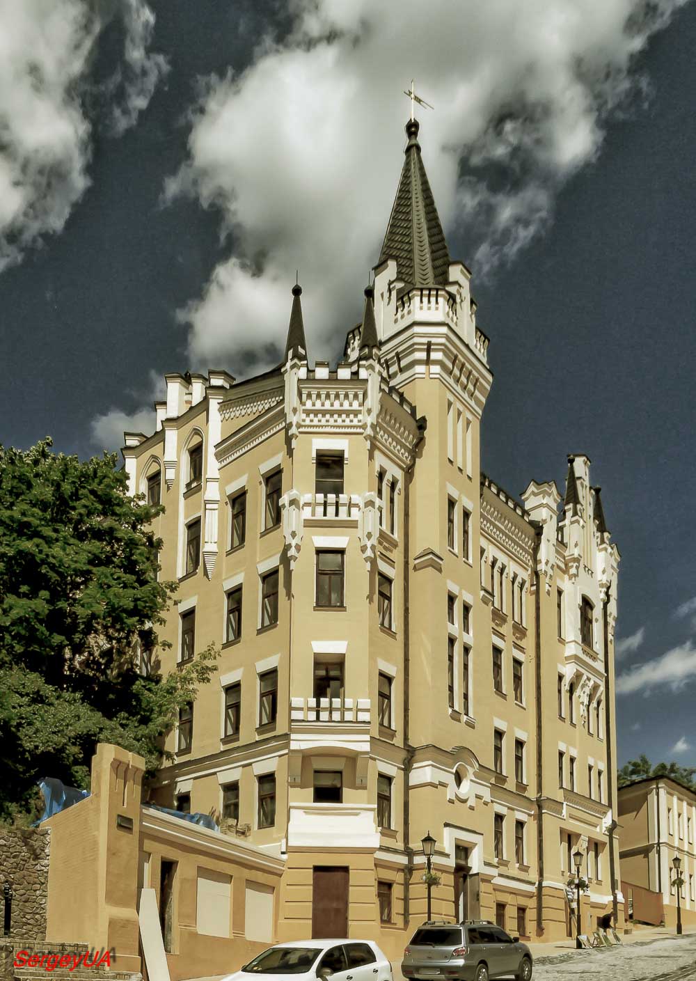 Киев, Андреевский спуск, 15
