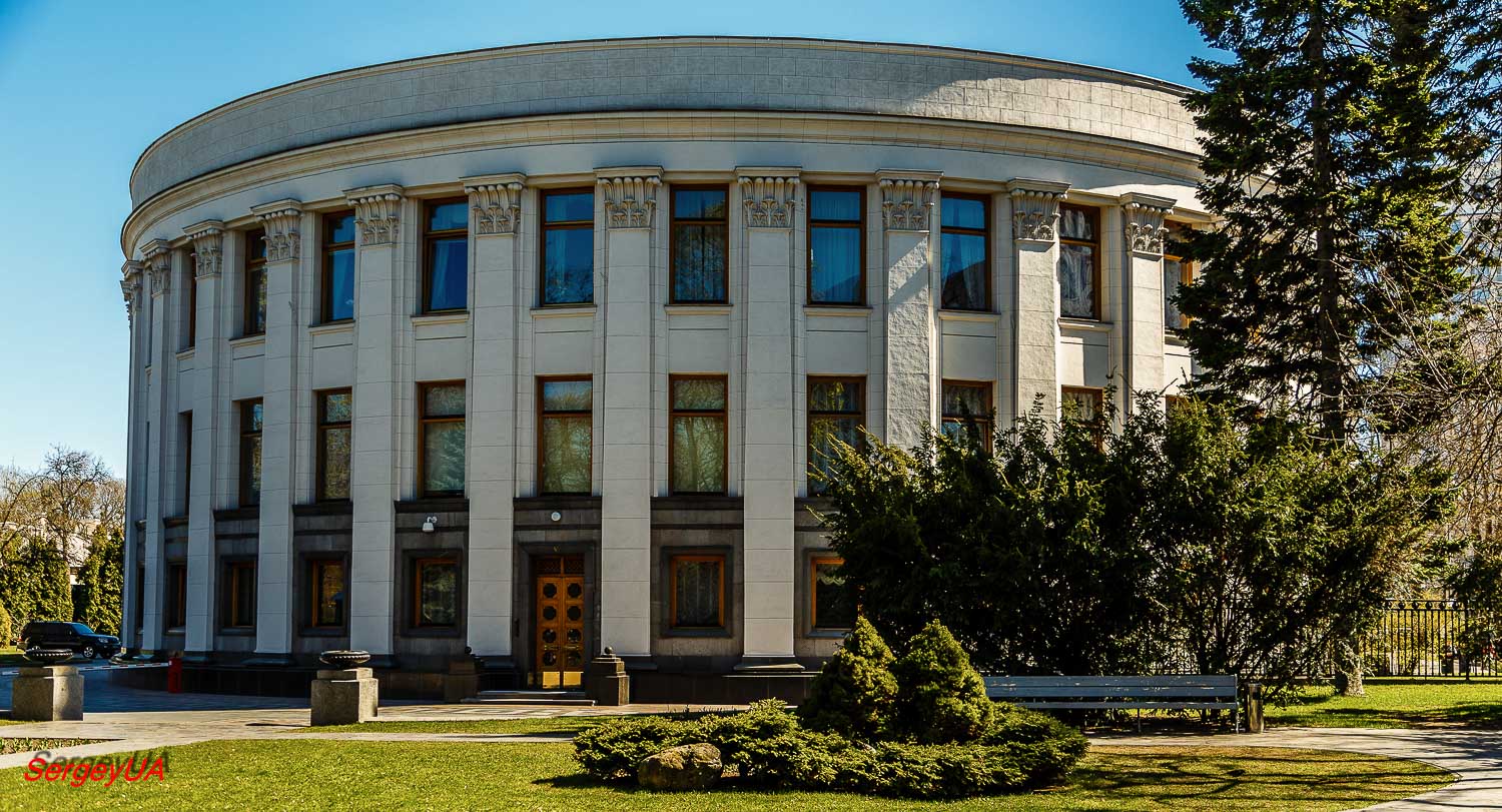 Киев, Улица Михаила Грушевского, 5