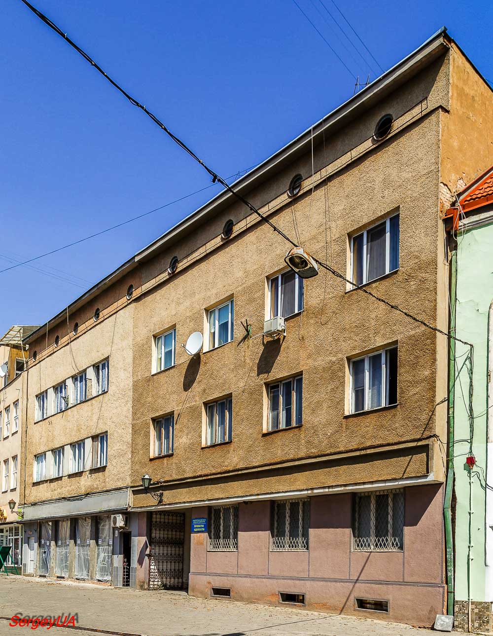 Ужгород, Театральная площадь, 11; Театральная площадь, 13