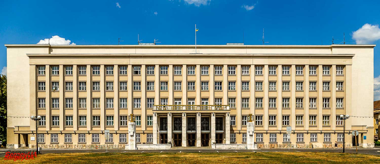 Uzgorod, Народная площадь, 4