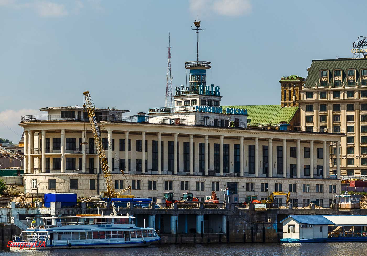 Kyiv, Почтовая площадь, 3