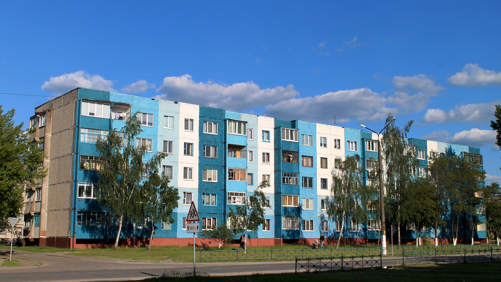 Житковичи, Приозёрная улица, 4