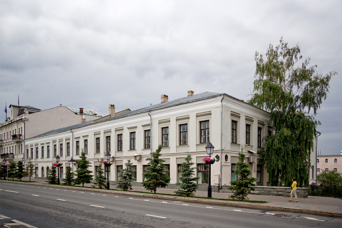 Казань, Кремлёвская улица, 7 / Улица Миславского, 1