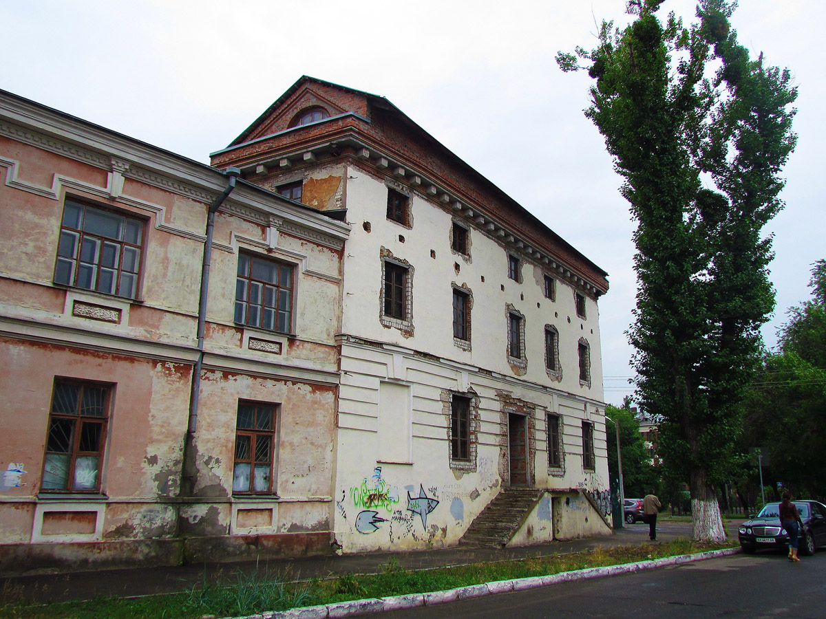 Charkow, Площадь Фейербаха, 15 / Почтовый переулок, 2