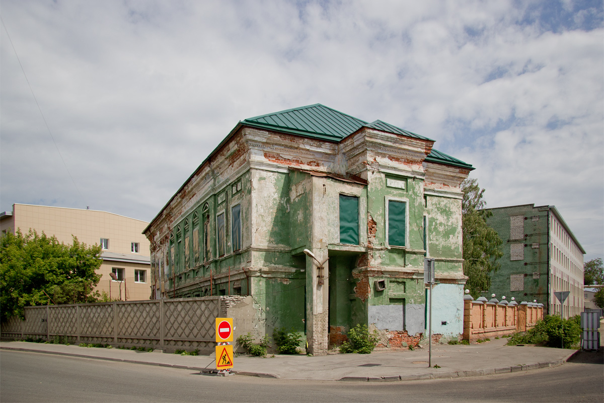 Казань, Улица Кызыл Татарстан, 20