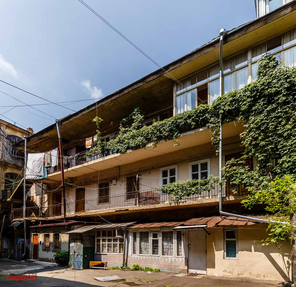 Одесса, Вулиця Жуковського, 2 / Канатна вулиця, 24