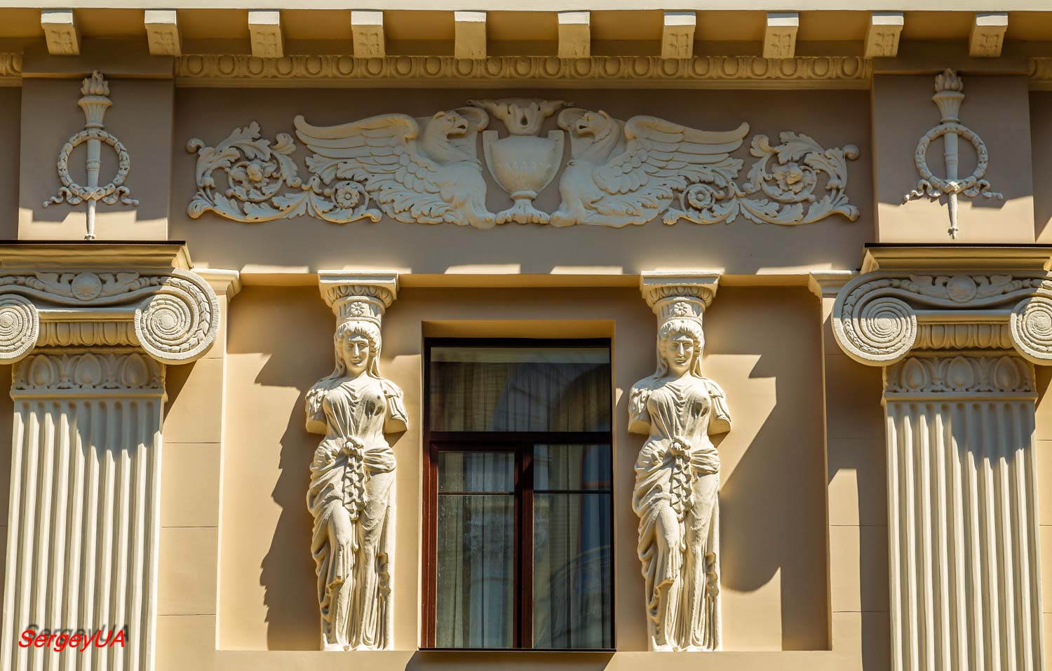 Київ, Улица Филиппа Орлика, 3