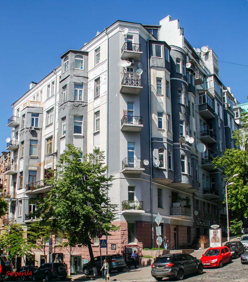Киев, Улица Архитектора Городецкого, 17 / Ольгинская улица, 1