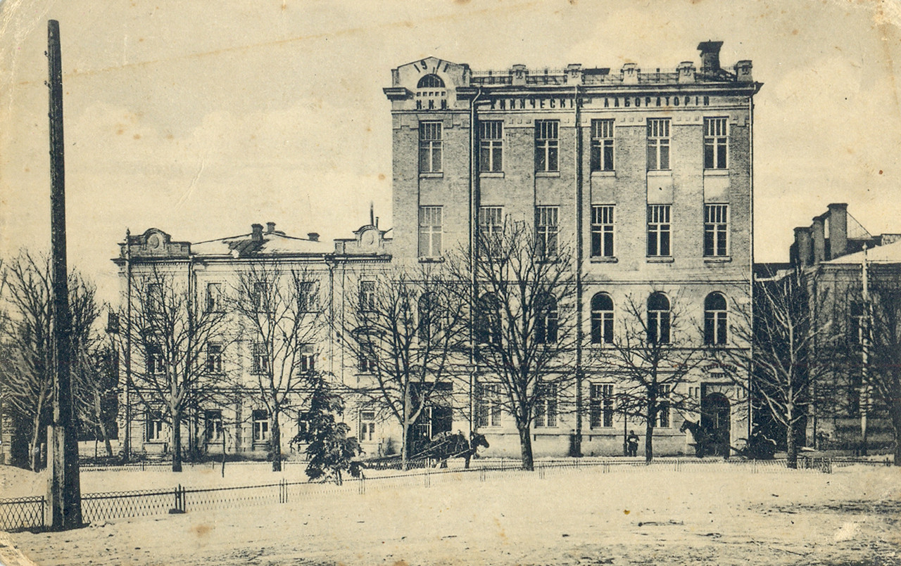 Киев, Улица Ивана Франко, 46 / Бульвар Тараса Шевченко, 22; Бульвар Тараса Шевченко, 22; Улица Ивана Франко, 44