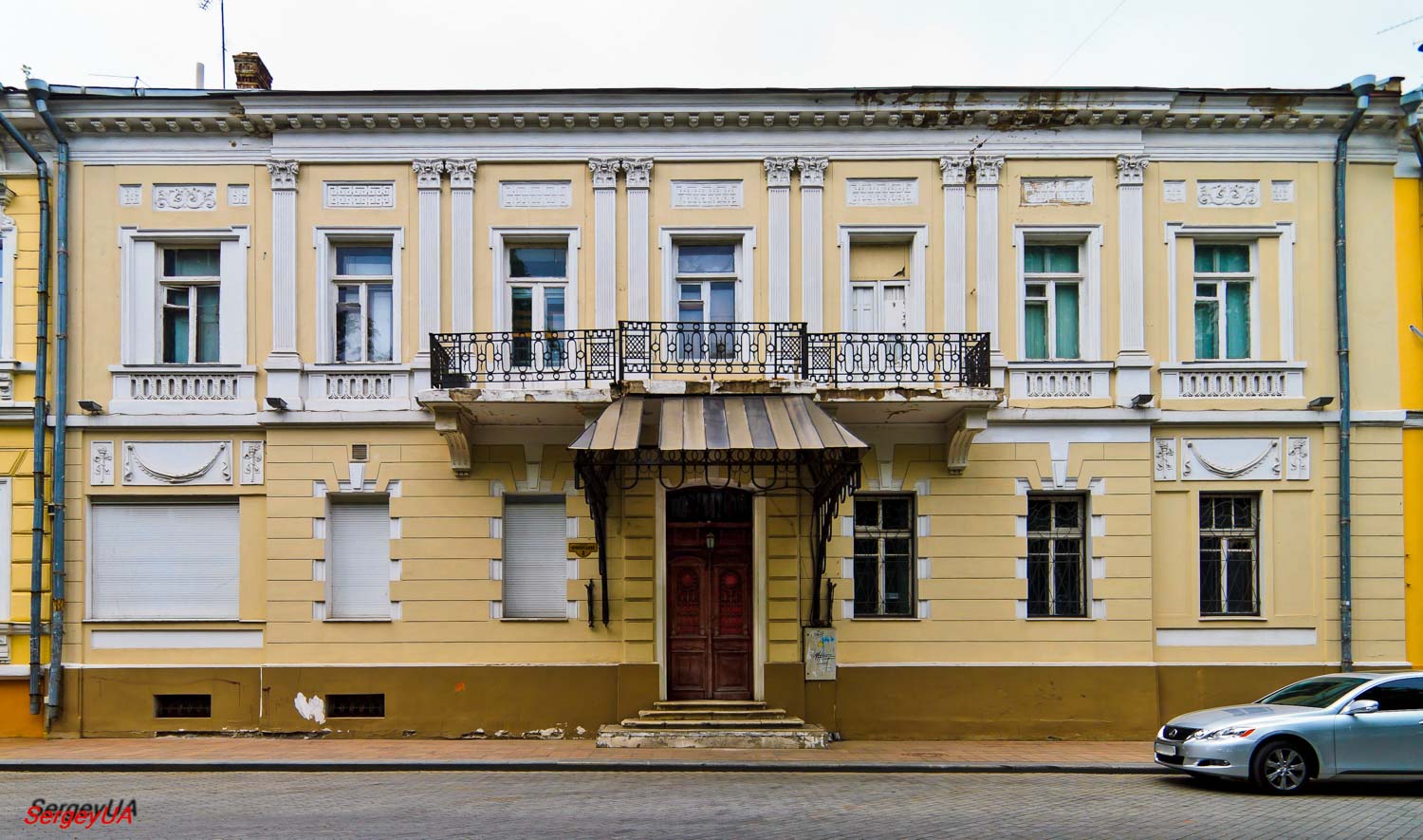 Одесса, Приморський бульвар, 3. Одесса — Навесы над входом