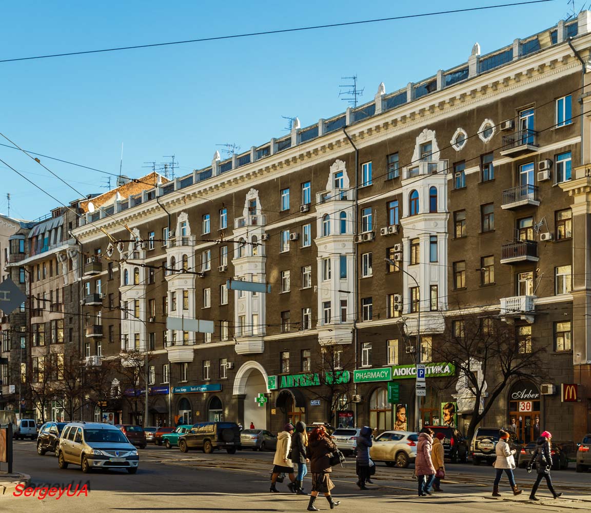 Харьков, Павловская площадь, 8