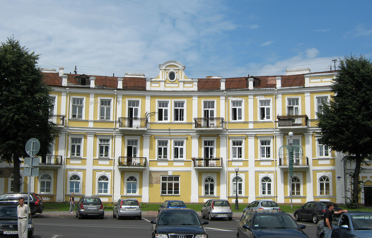 Гродна, Площадь Антония Тызенгауза, 4