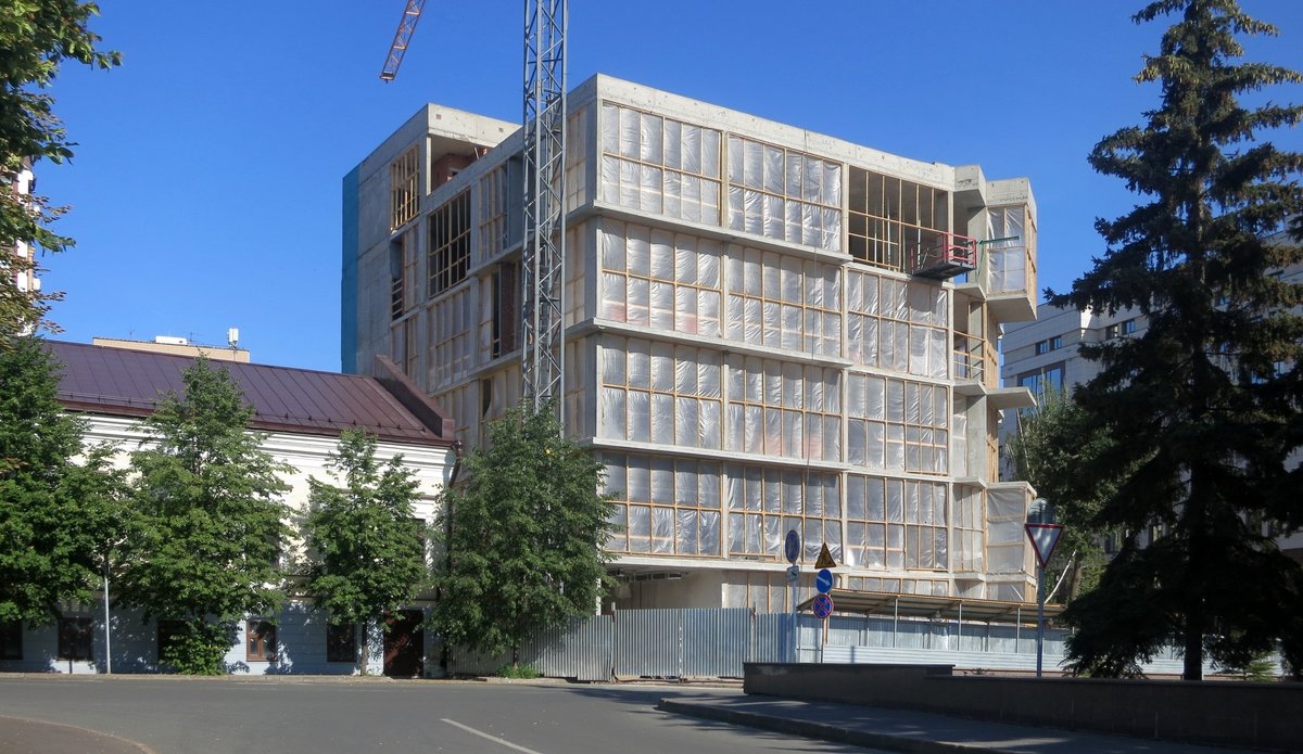 Казань, Улица Пушкина, 76 / Бассейная улица, 3