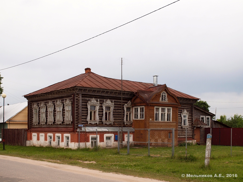 Гусь-Железный, Улица Капитана Подлесова, 4
