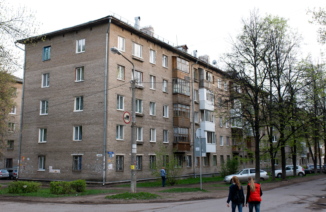 Уфа, Улица Гончарова, 16 / Улица 40 лет Октября, 10