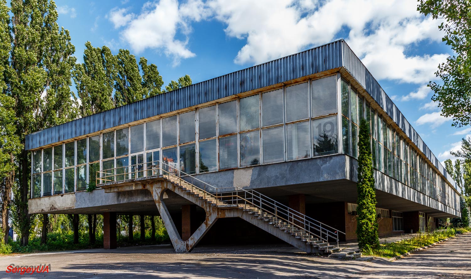 Киев, Проспект Академика Глушкова, 1 корп. 19