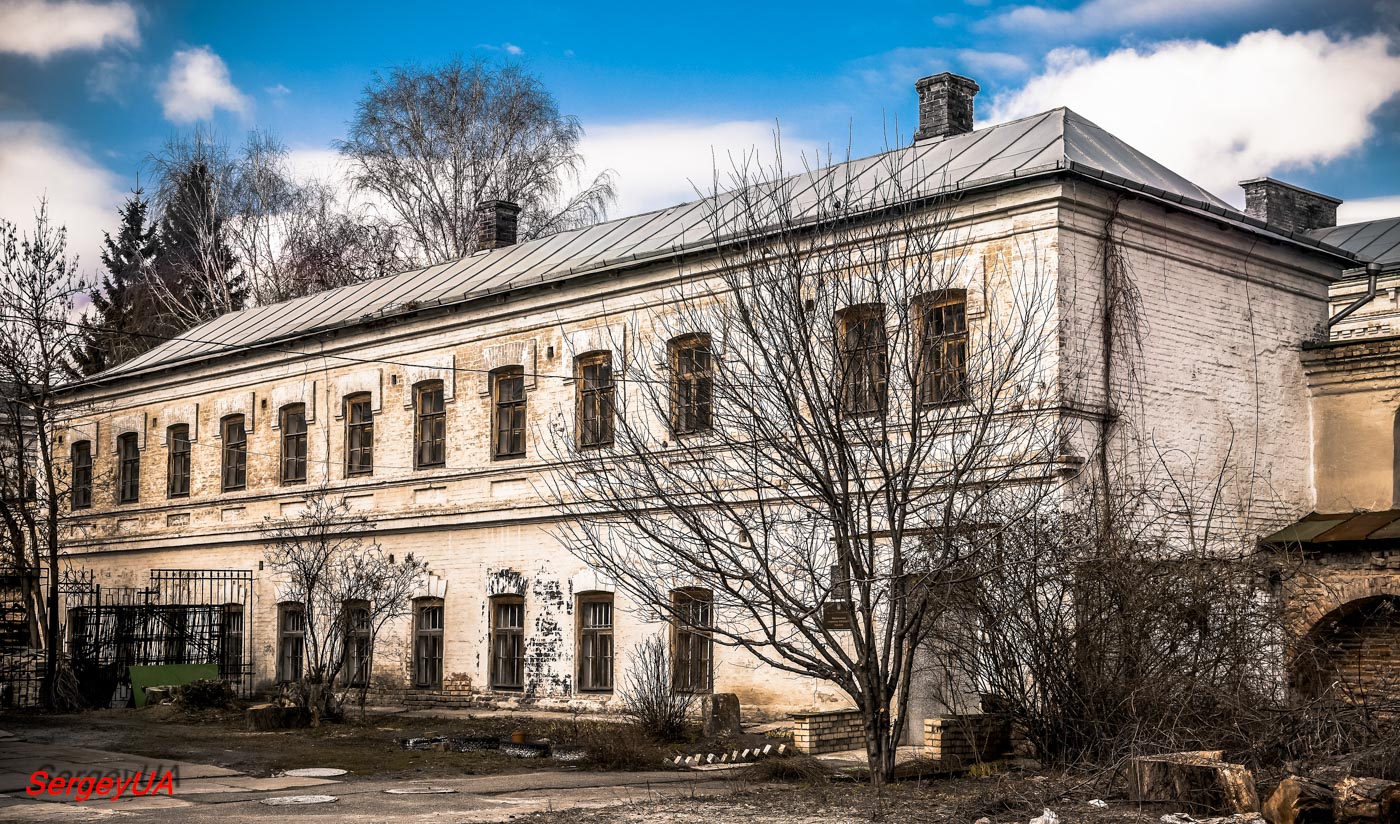 Киев, Лаврская улица, 9 корп. 23