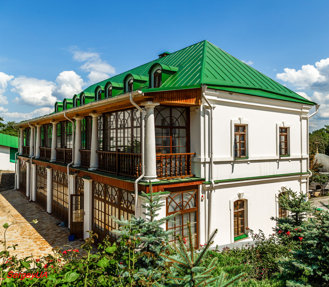 Киев, Лаврская улица, 9 корп. 44