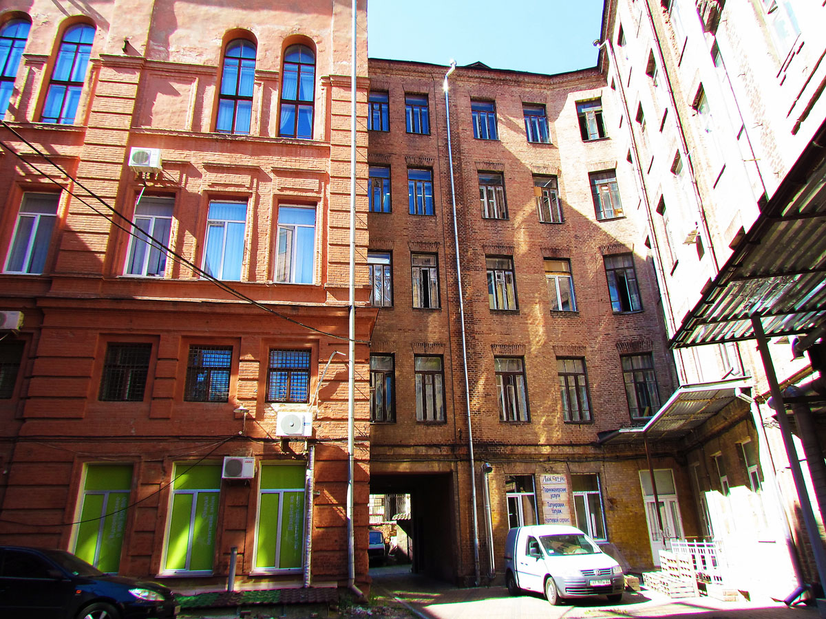 Харьков, Площадь Конституции, 26