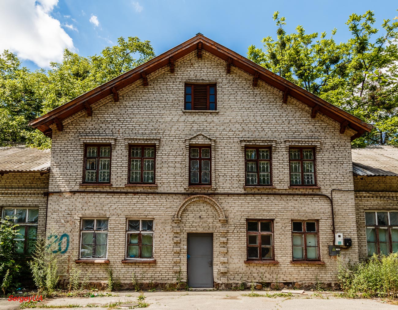 Киев, Проспект Академика Глушкова, 1 корп. 20