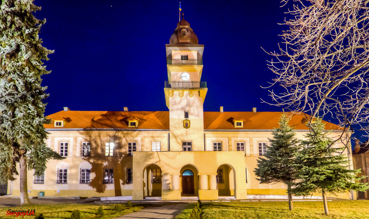 Жолква, Вечевая площадь, 1