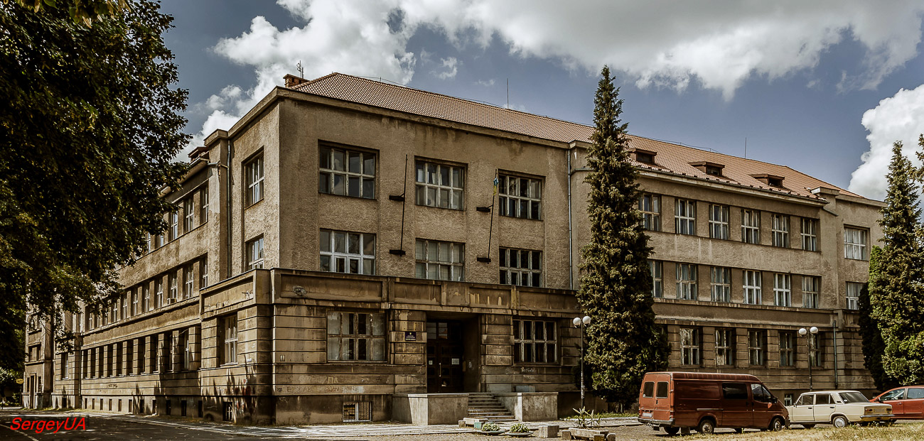 Ужгород, Народная площадь, 11