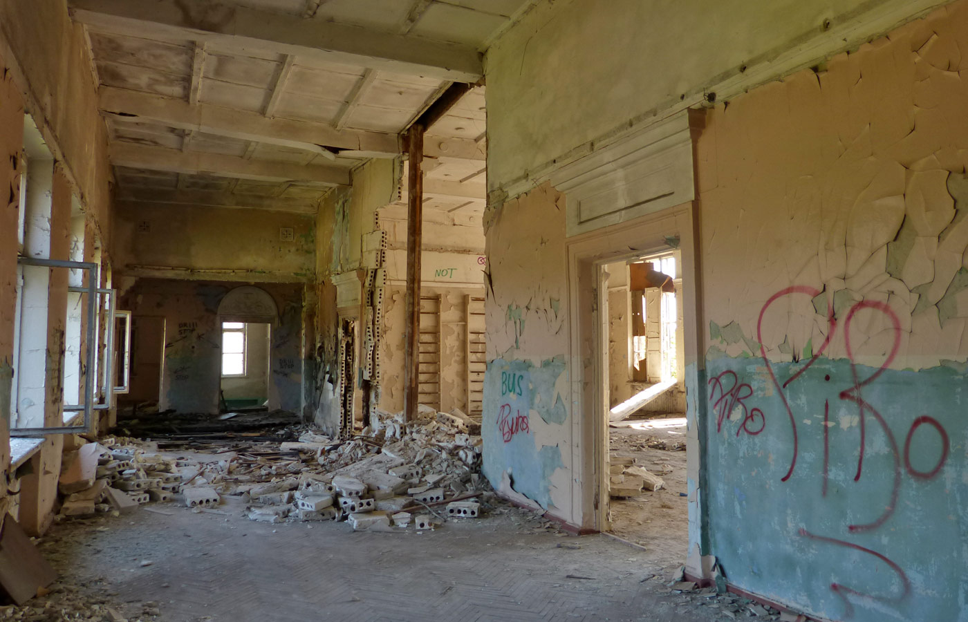 Киев, Путивльская улица, 35 корп. 1