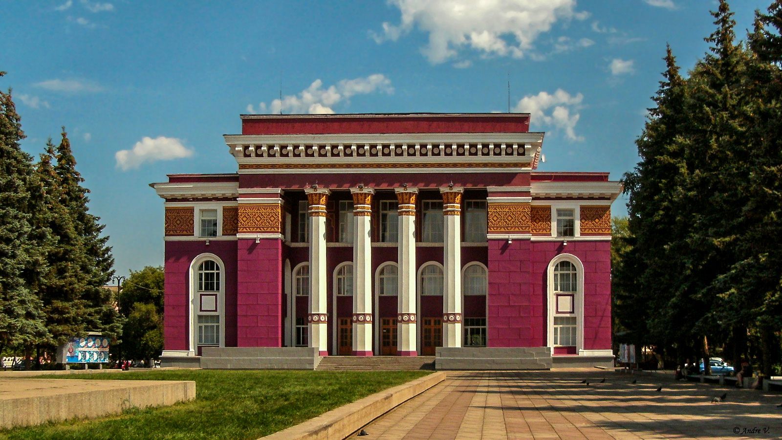 Салават, Улица Юрия Гагарина, 2А / Первомайская улица, 2А