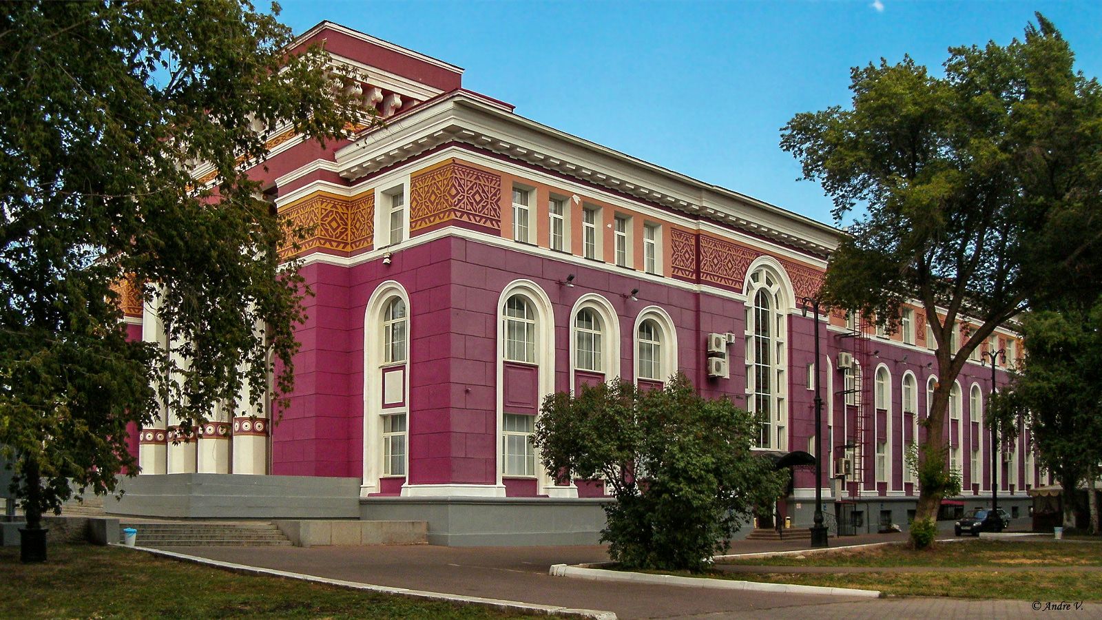 Salavat, Улица Юрия Гагарина, 2А / Первомайская улица, 2А