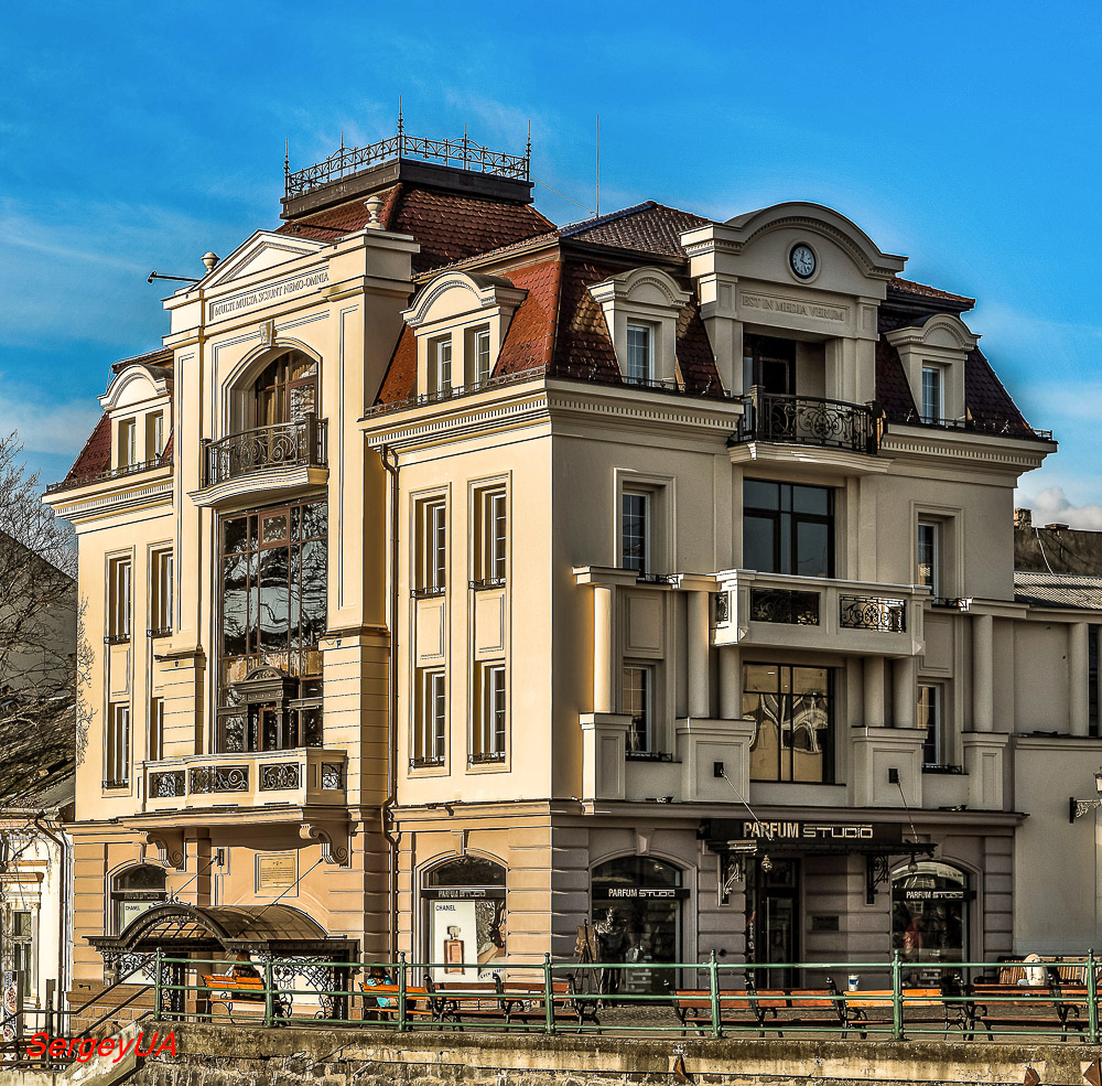Uzgorod, Набережная Независимости, 1